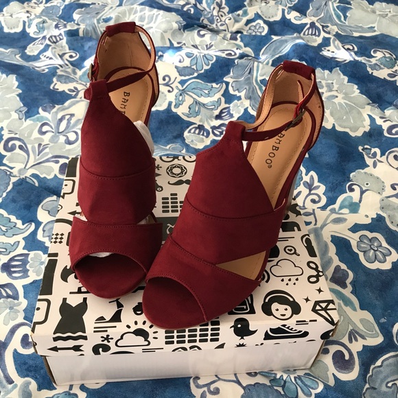 BAMBOO Shoes - NIB Bamboo embark burgundy heels SZ 8